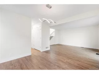 Photo #4: 2426880 Listing 