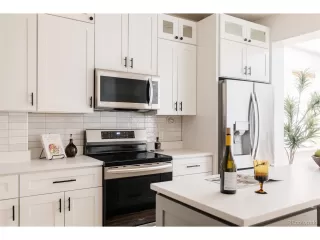 Photo #3: 2428401 Listing 