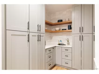 Photo #6: 2428401 Listing 