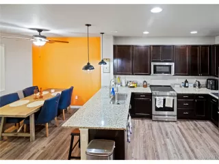 Photo #2: 2431229 Listing 