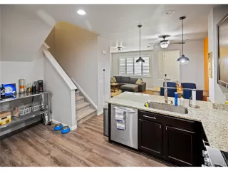 Photo #5: 2431229 Listing 