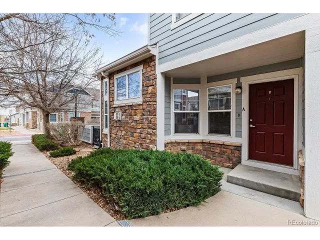 MLS: 2431692 Condo For Sale