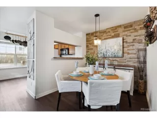 Photo #4: 2431692 Listing 