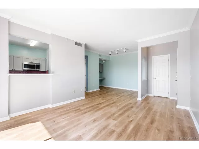 MLS: 2433046 Condo For Sale
