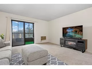 Photo #5: 2438388 Listing 