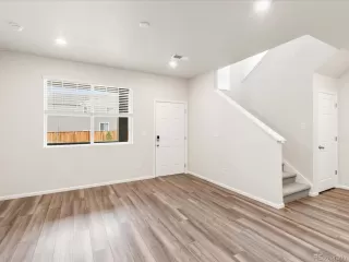 Photo #5: 2441360 Listing