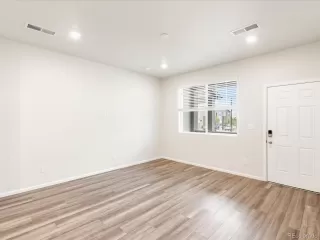 Photo #6: 2441360 Listing