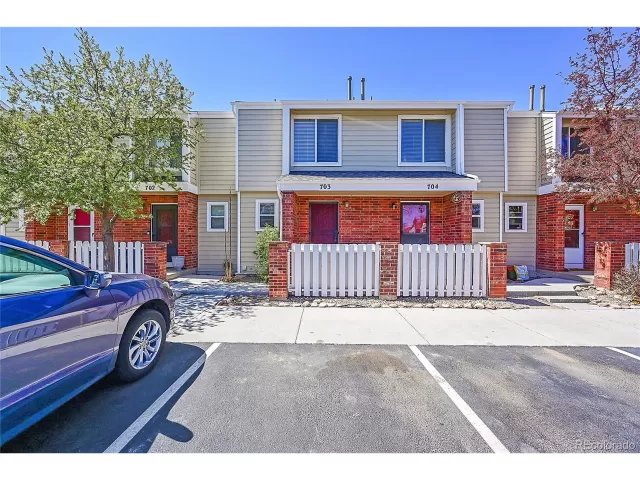 MLS: 2443290 Condo For Sale