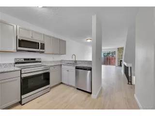 Photo #4: 2443290 Listing