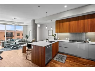 Photo #4: 2444805 Listing