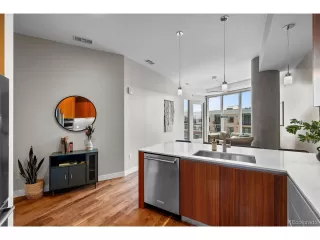 Photo #6: 2444805 Listing