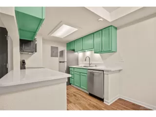 Photo #3: 2445989 Listing