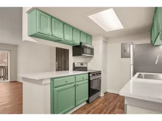 Photo #4: 2445989 Listing