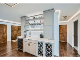 Photo #4: 2446604 Listing