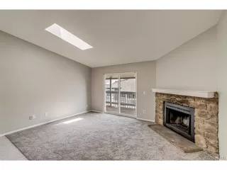 Photo #5: 2449926 Listing