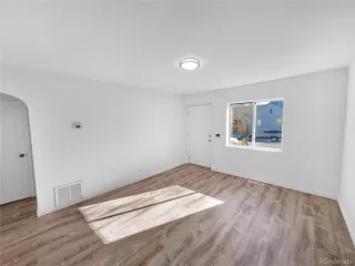 Photo #6: 2451973 Listing 