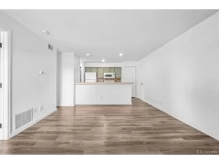 Photo #4: 2457989 Listing 