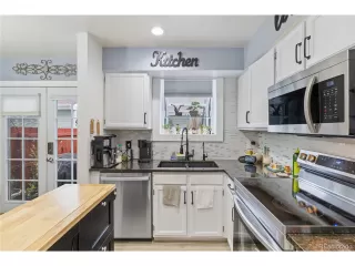 Photo #4: 2459215 Listing