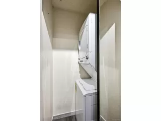 Photo #5: 2460373 Listing