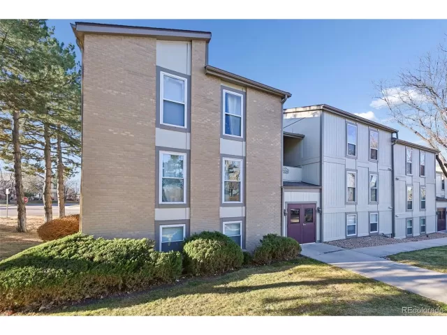 MLS: 2460501 Condo For Sale