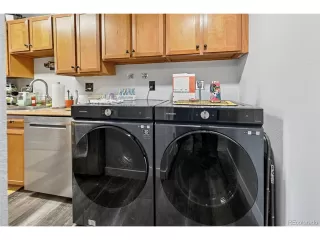 Photo #5: 2460501 Listing