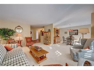 Photo #6: 2461585 Listing