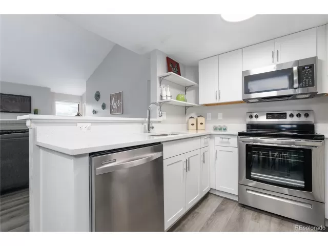 MLS: 2462702 Condo For Sale