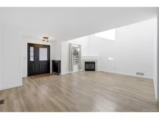 Photo #5: 2463072 Listing 