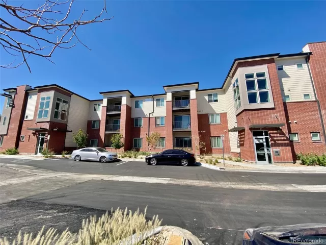 MLS: 2463785 Condo For Sale