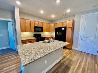 Photo #3: 2463785 Listing 