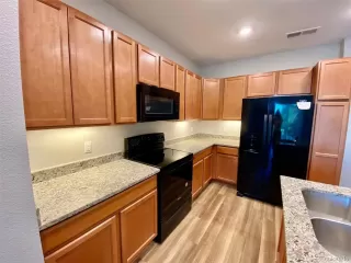 Photo #4: 2463785 Listing 