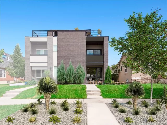 MLS: 2465056 Condo For Sale