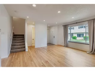 Photo #4: 2466244 Listing