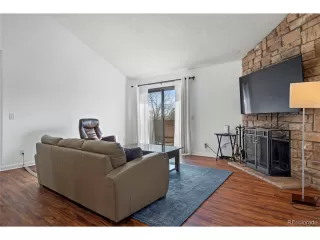 Photo #2: 2466585 Listing 