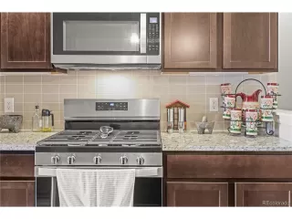 Photo #3: 2467043 Listing