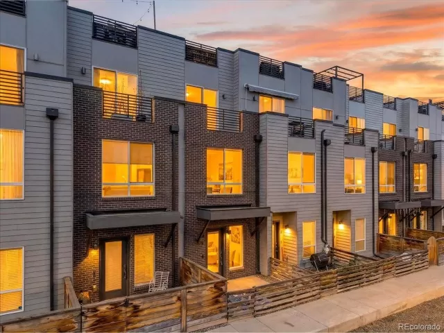 MLS: 2468366 Condo For Sale