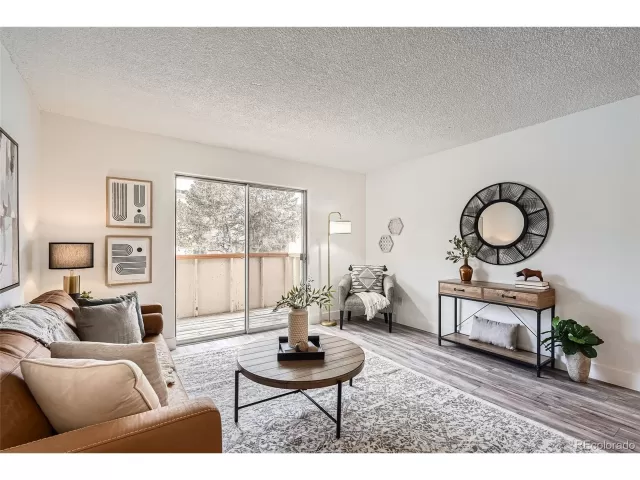 MLS: 2474458 Condo For Sale