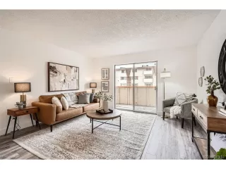 Photo #2: 2474458 Listing 