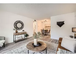 Photo #3: 2474458 Listing 