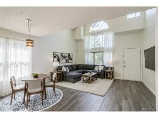 Photo #4: 2477450 Listing