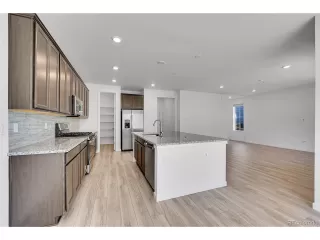 Photo #4: 2479659 Listing 