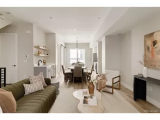 Photo #3: 2482585 Listing