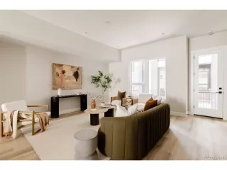 Photo #6: 2482585 Listing