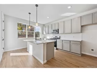 Photo #2: 2488708 Listing 