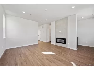 Photo #3: 2488708 Listing 