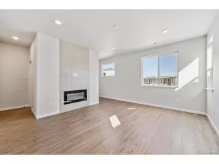 Photo #4: 2488708 Listing 