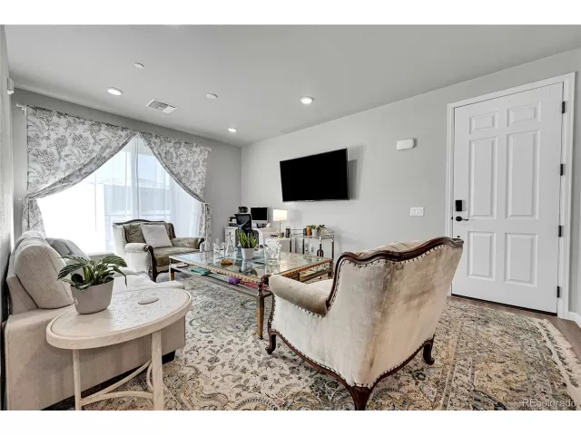 MLS: 2498795 Condo For Sale