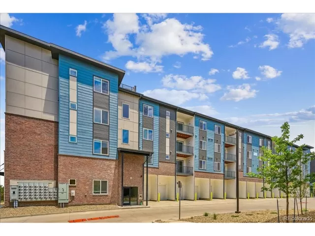 MLS: 2499235 Condo For Sale