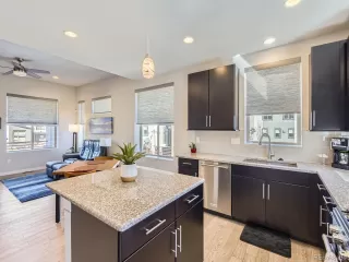 Photo #6: 2499601 Listing 