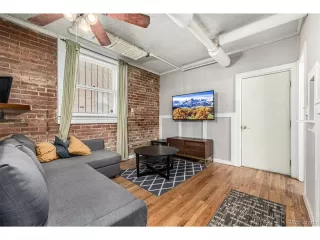 Photo #6: 2499900 Listing